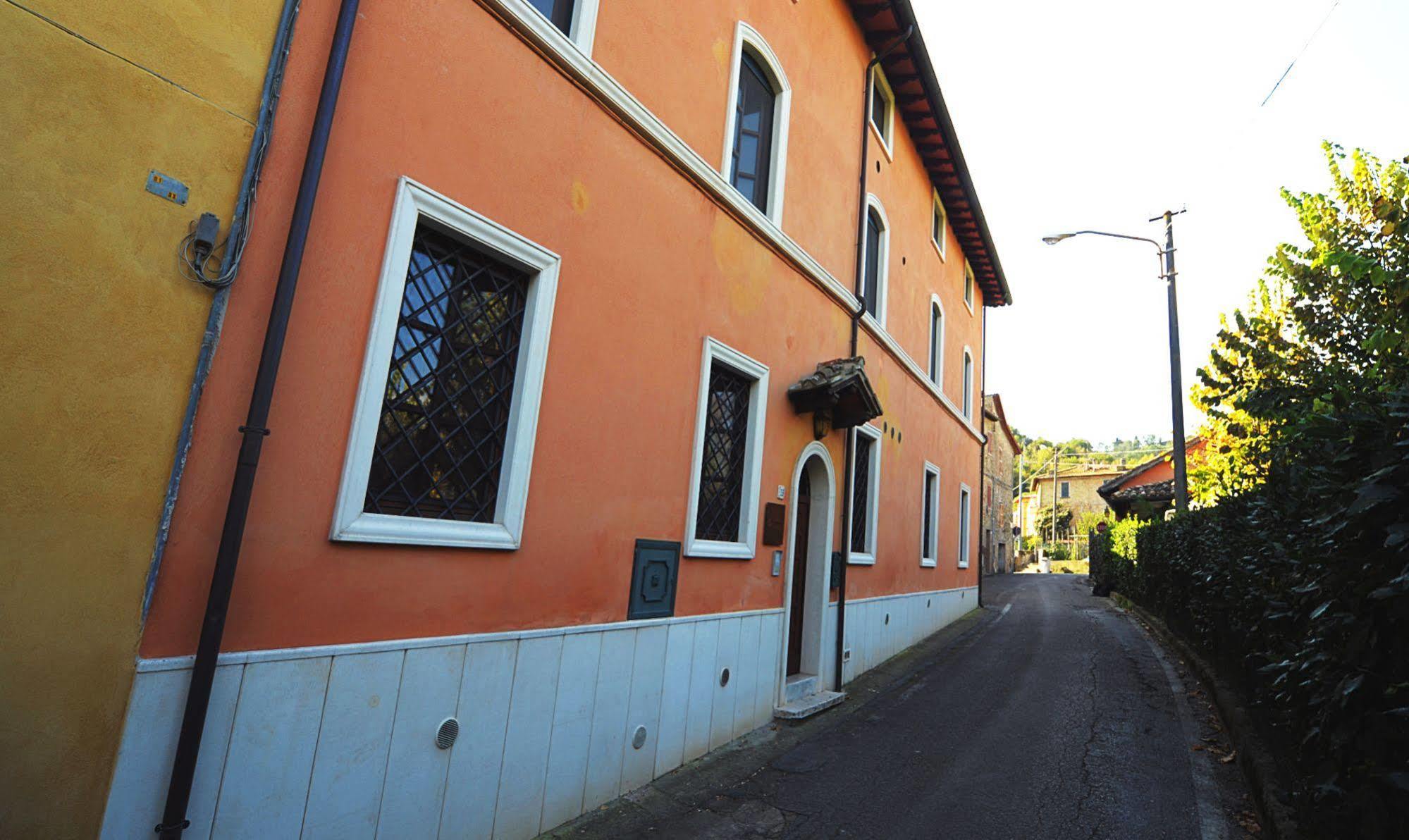 Residenze L'Uncinaia Holiday House Perugia Exterior foto